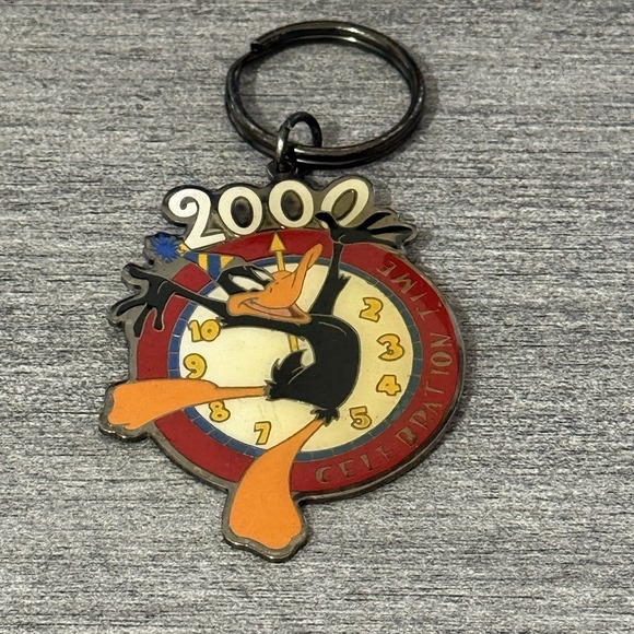 Accessories - 2000 Looney Tunes Daffy Duck Metal Keychain Vintage